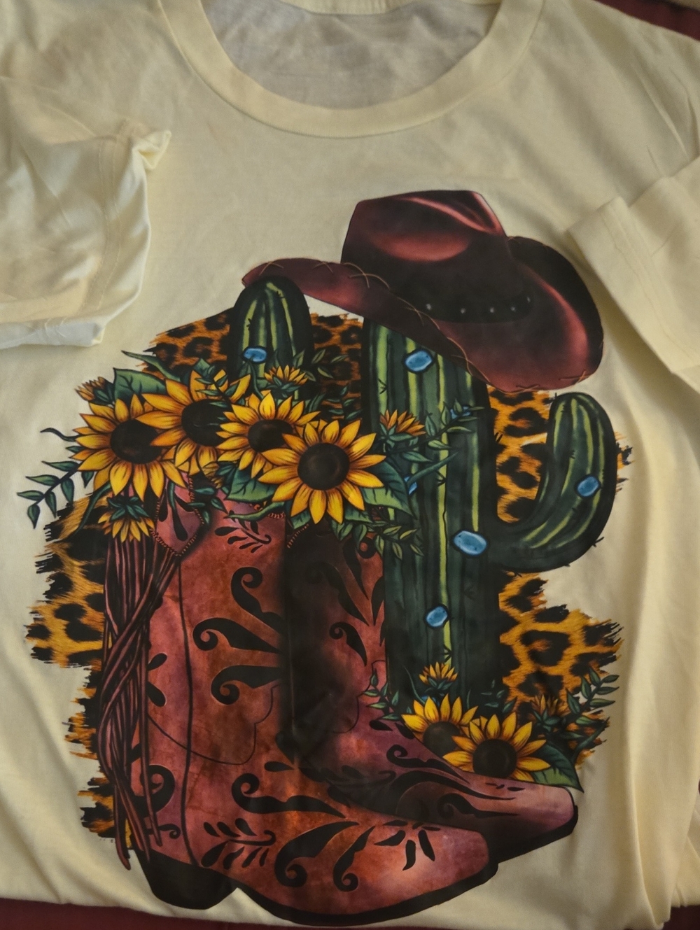 Western Women's Medium  Sunflower Cactus, Boots  Graphic Tee - Cream